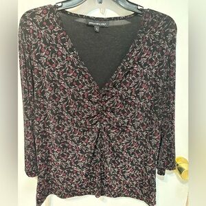 Briggs New York Black and Red Floral Top. Size XL